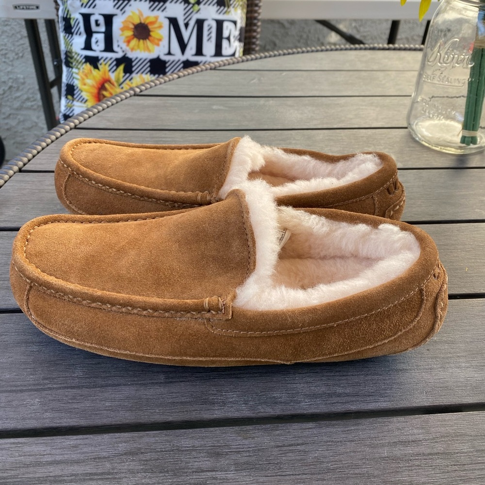 Ascot slippers size 7